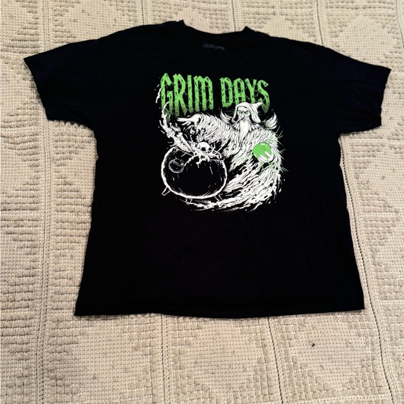 Graphic Design T-Shirt Grim Days - Picture 1 of 2